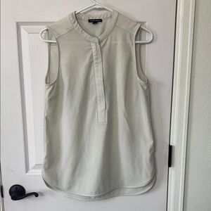 Hilary Radley White Textured Short Sleeve Top